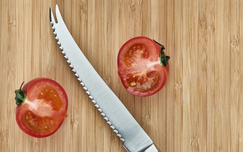 why does a tomato knife have two points