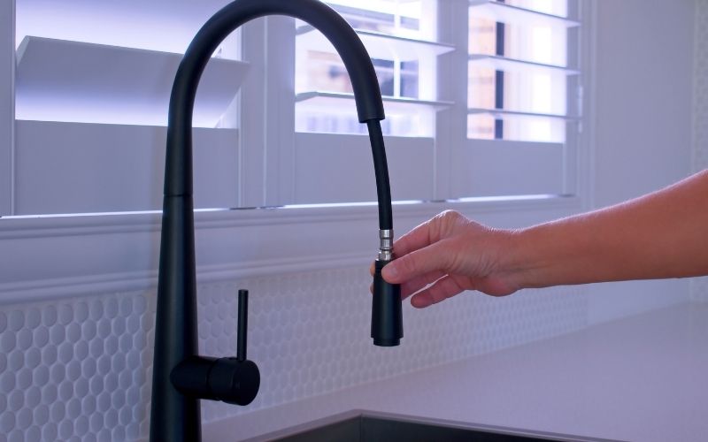 can you put a water filter on the pull-out faucet