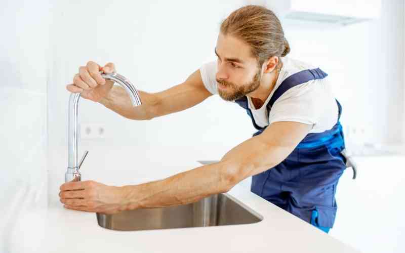 how to stabilize kitchen faucet