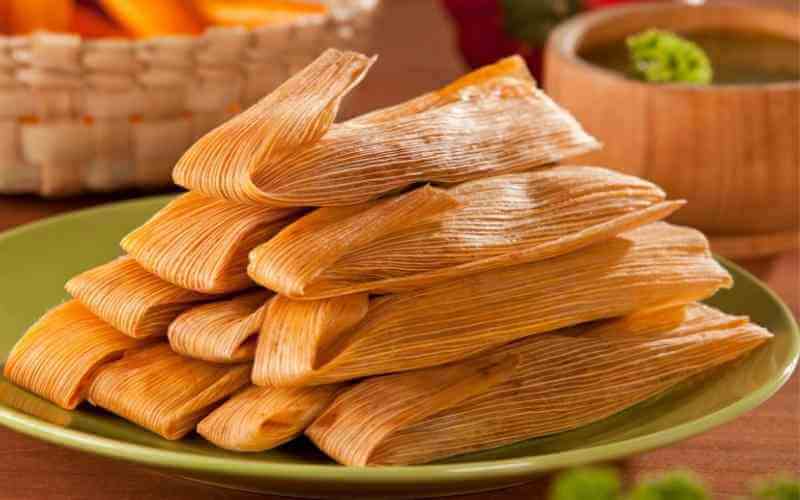 what is traditionally served with tamales