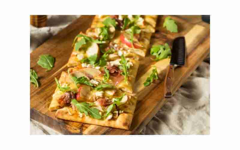 flatbread with grilled apple