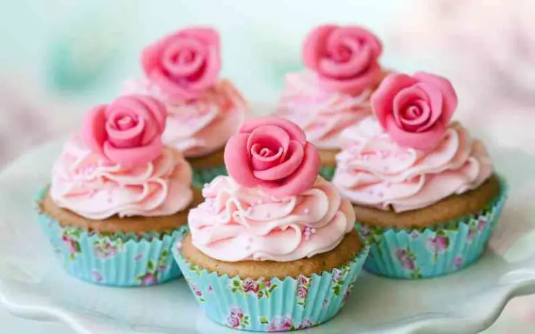 How To Wrap Cupcakes Without Messing Up Frosting